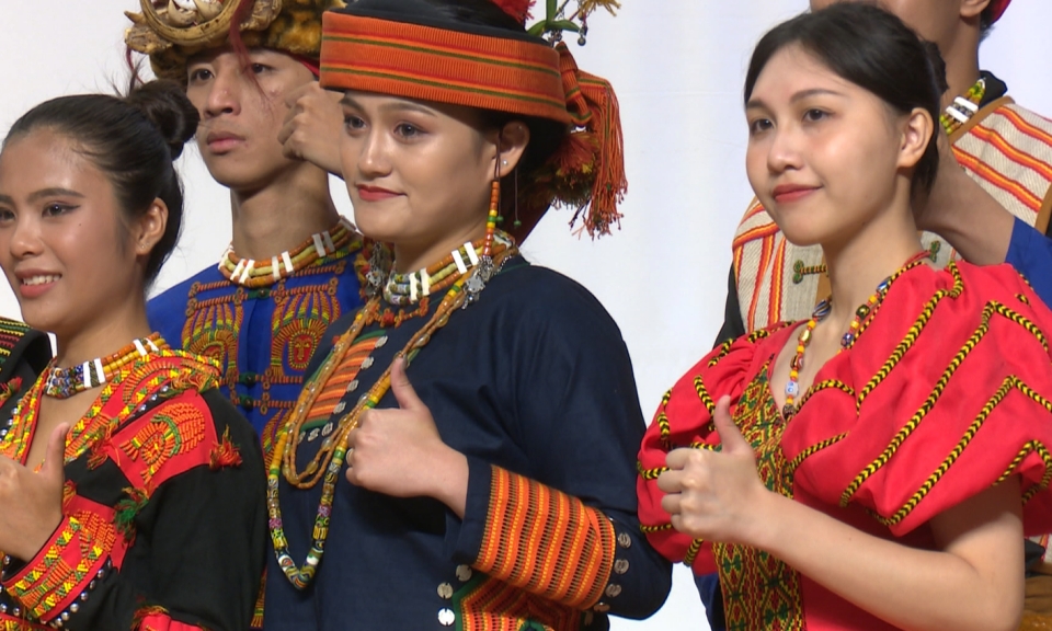 高師大語文原專班畢展 獨立作品編織文化傳承 — TITV News 原視新聞網