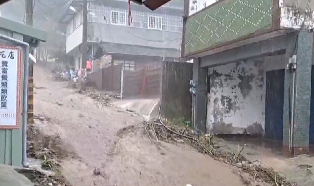 雨炸南投仁愛多處傳災情 都達村進行撤離 — TITV News 原視新聞網