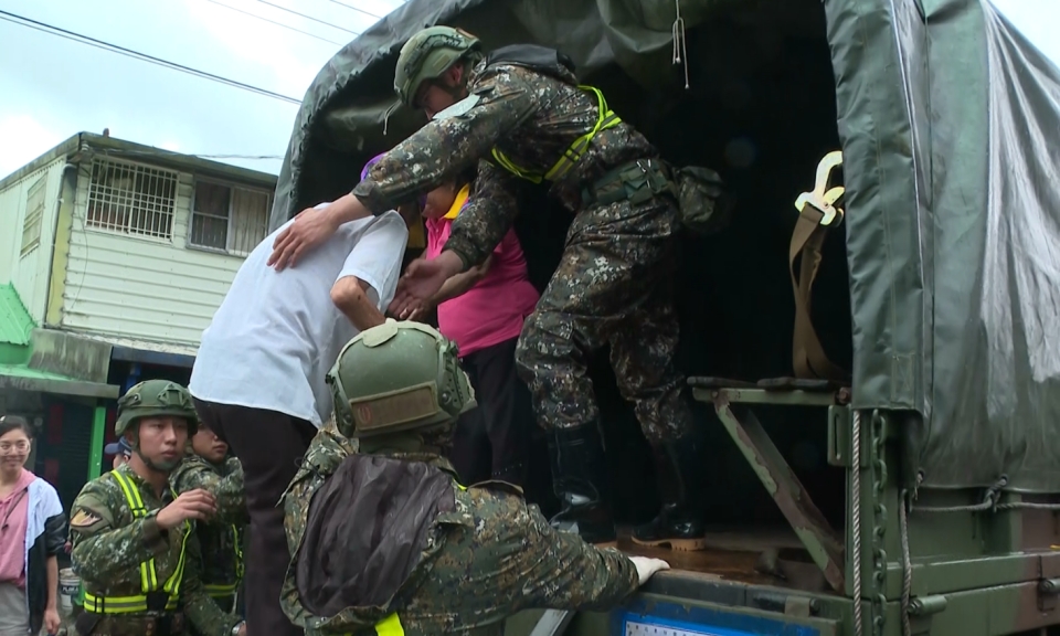 Re: [討論] 新聞面對面專家分析潰壩滿客觀的